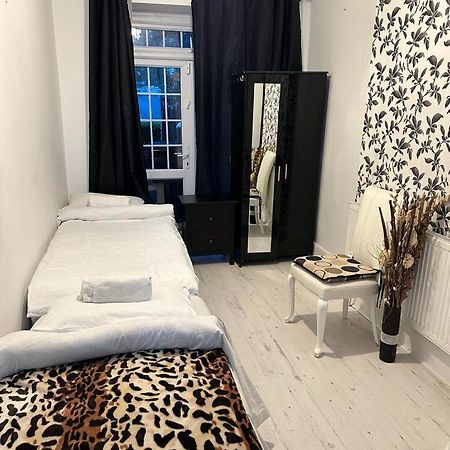 Happy Hours Home Stay Londres Exterior foto