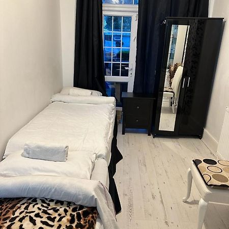 Happy Hours Home Stay Londres Exterior foto