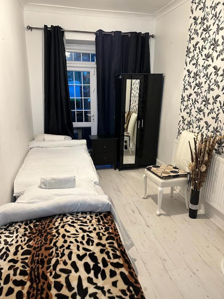Happy Hours Home Stay Londres Exterior foto