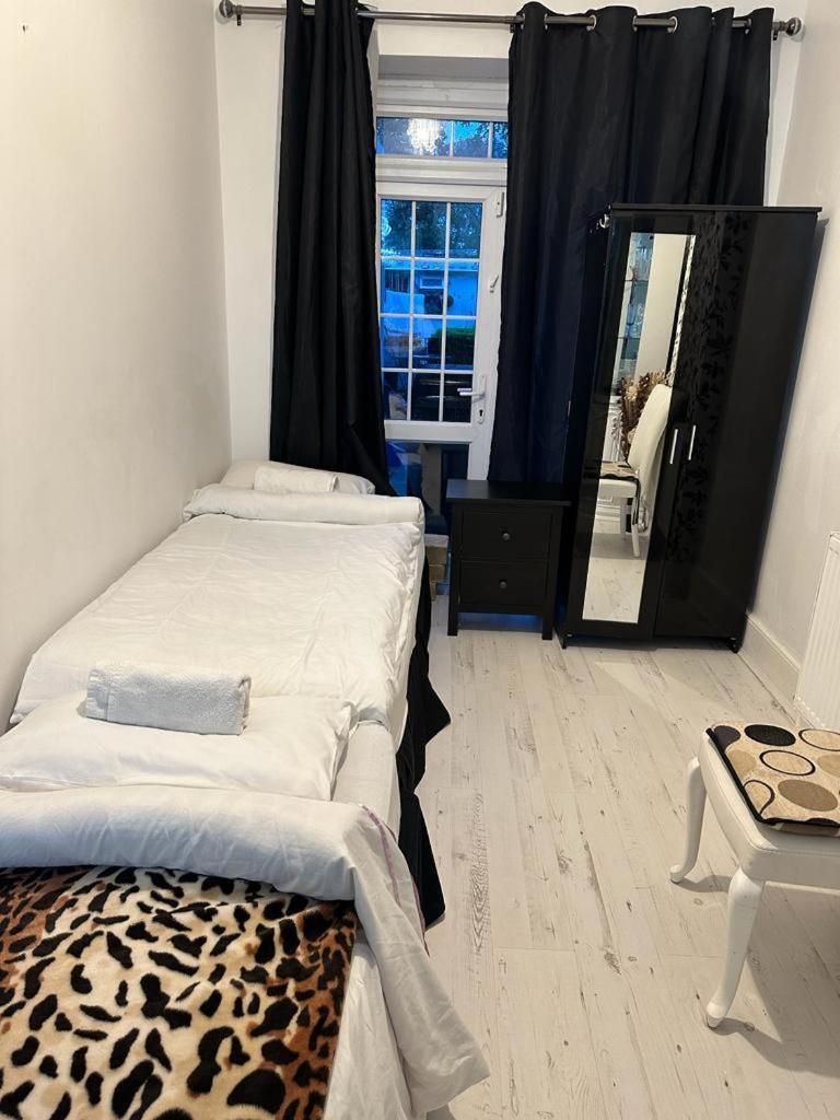 Happy Hours Home Stay Londres Exterior foto